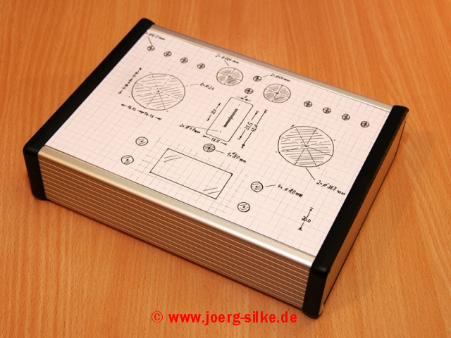 Blauzahn - Alugehäuse mit aufgelegtem Frontplattenentwurf von schräg oben