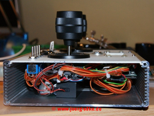 Blauzahn - Alugehäuse mit Bedienelementen im Querschnitt